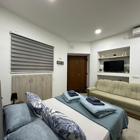 Studio Apartment In Old Town- With Parking Mostar Exterior photo